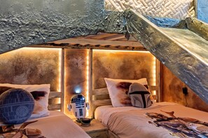 5 soverom, strykejern/-brett, reiseseng for barn og wi-fi (inkludert)