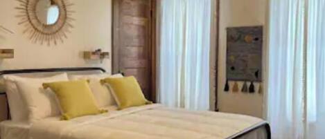 2 Schlafzimmer, Schreibtisch, Bügeleisen/Bügelbrett, Reisekinderbett