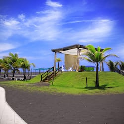Massages on the beach, facials, manicures and pedicures