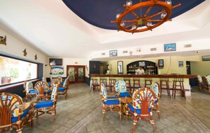 2 restaurants; dinner and brunch served