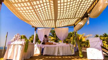 Massages on the beach, facials, manicures and pedicures