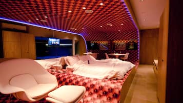 クラシック ルーム | ミニバー、遮光カーテン、WiFi (無料)、ベッドシーツ