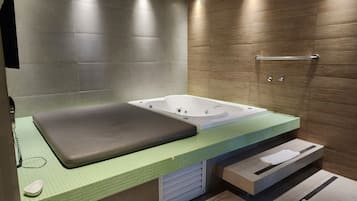 Superior Room | Minibar, blackout curtains, free WiFi, bed sheets