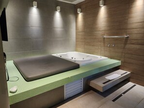 Superior Room | Minibar, blackout drapes, free WiFi, bed sheets - Lush Motel Ipiranga (São Paulo)