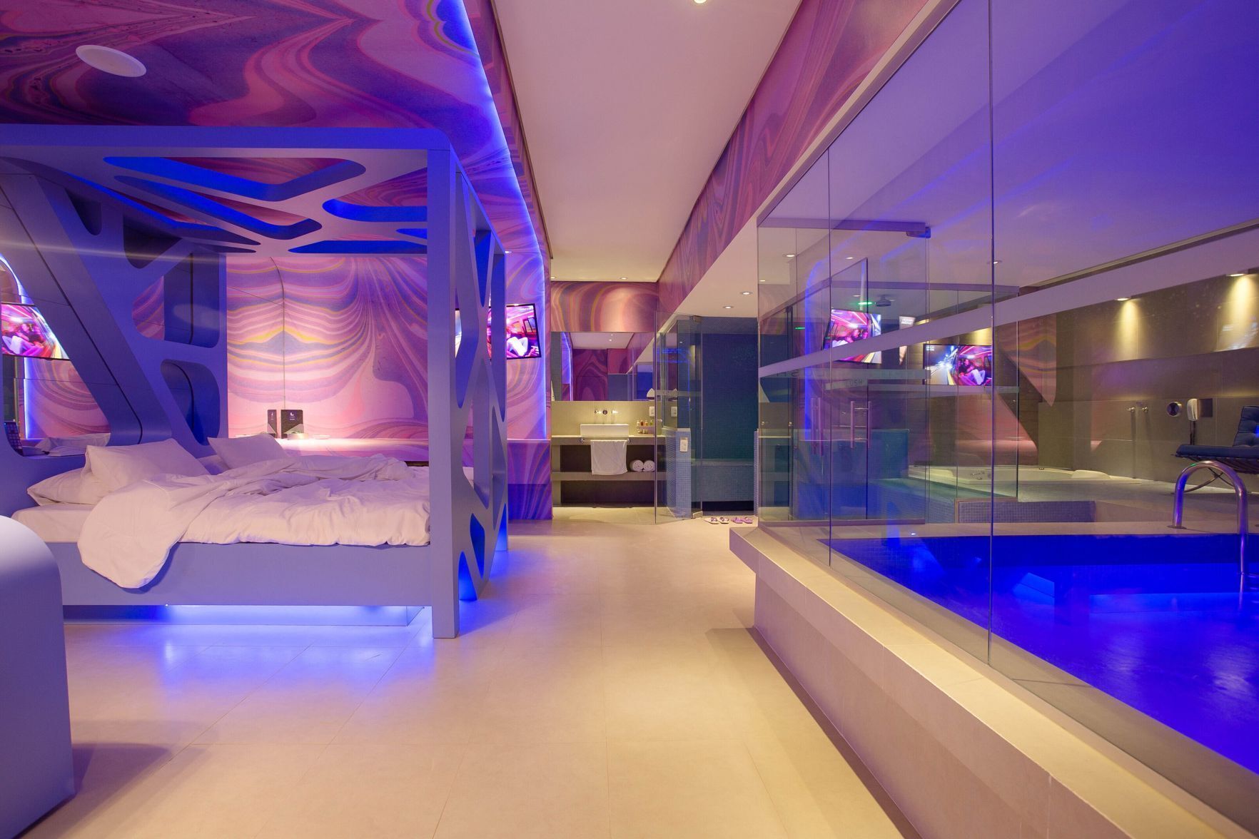 Minibar, mörkläggningsgardiner, gratis wi-fi och sängkläder