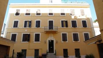 Facciata della struttura