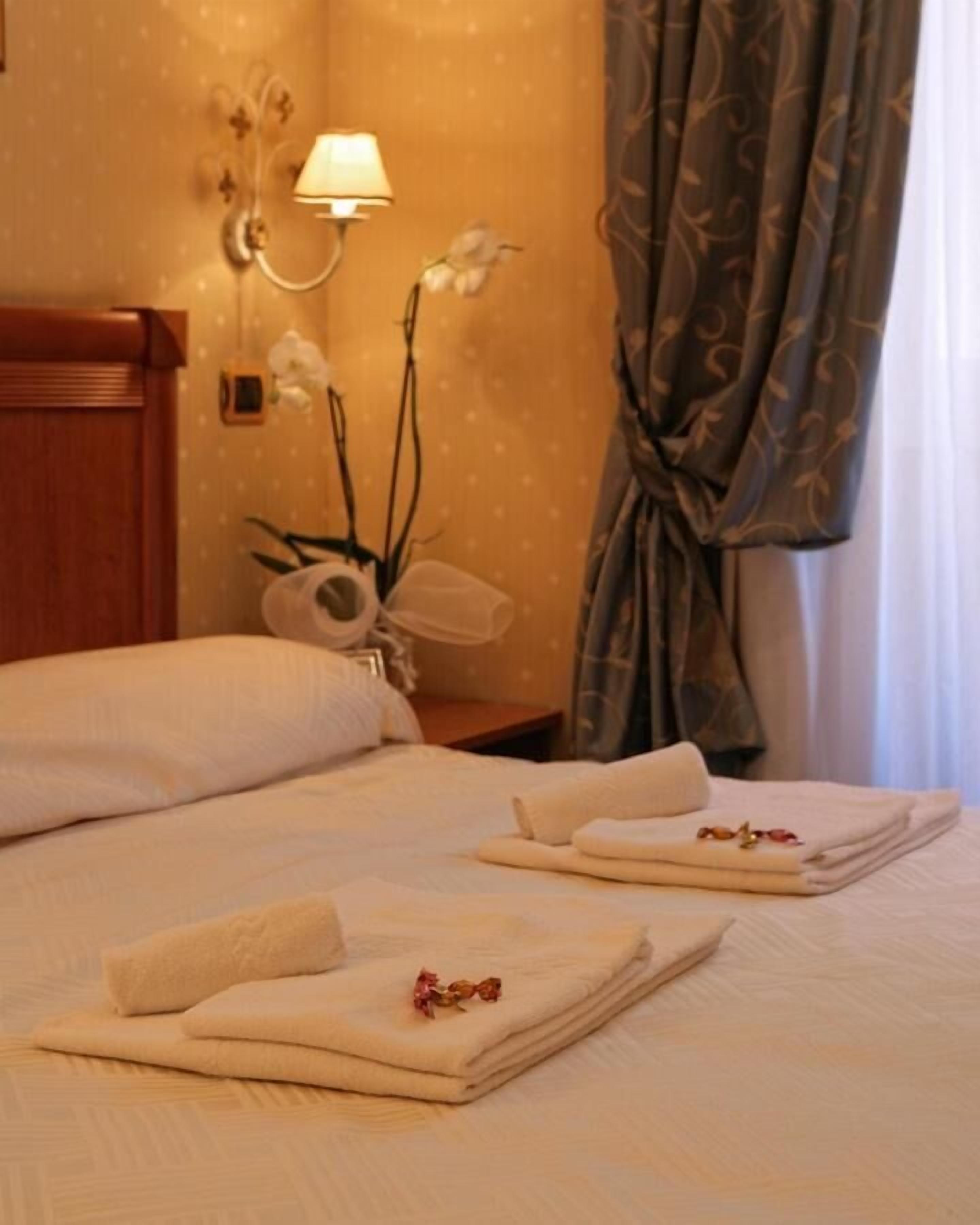 Biancheria da letto di alta qualità, copriletto in piuma