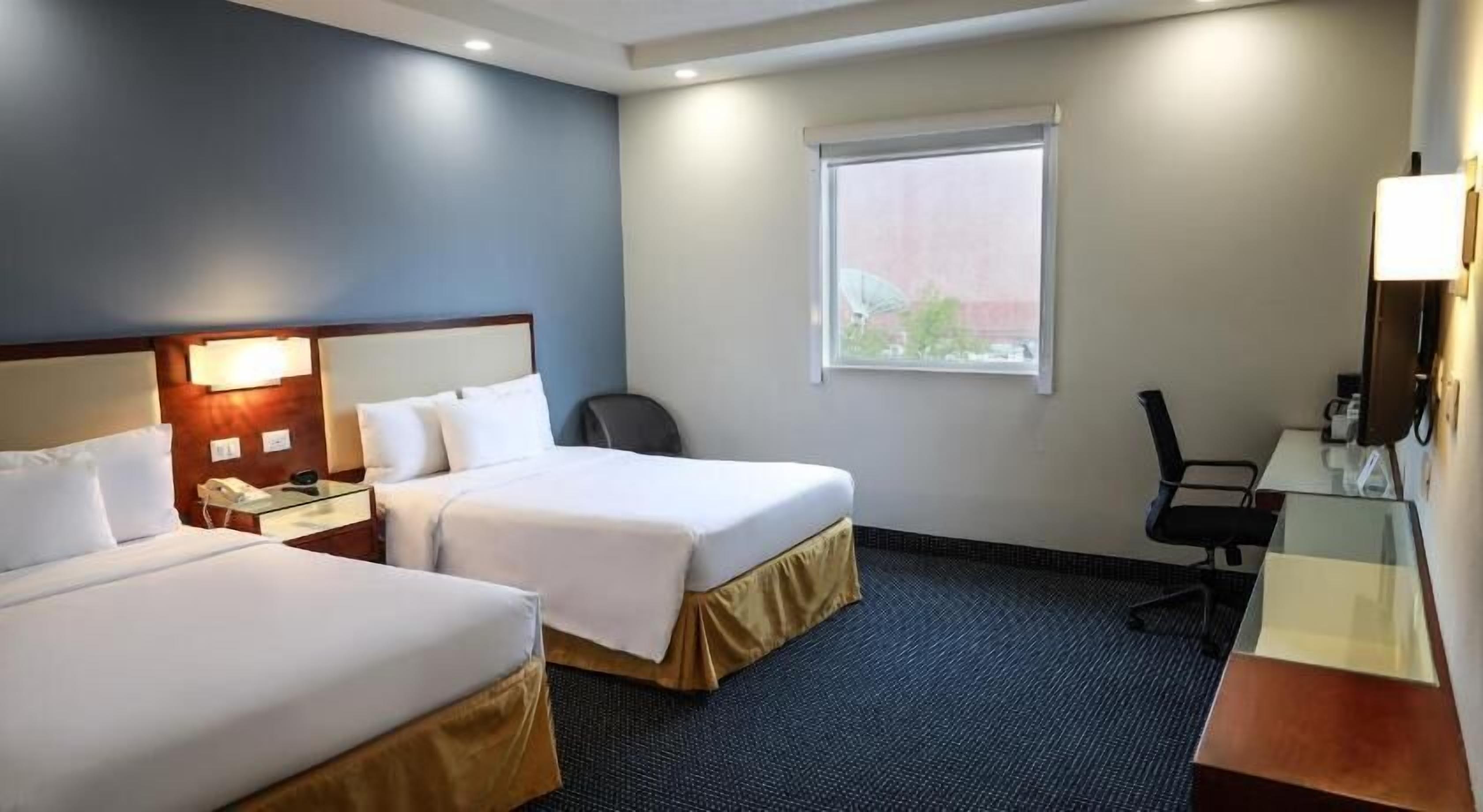 Premium bedding, in-room safe, desk, laptop workspace