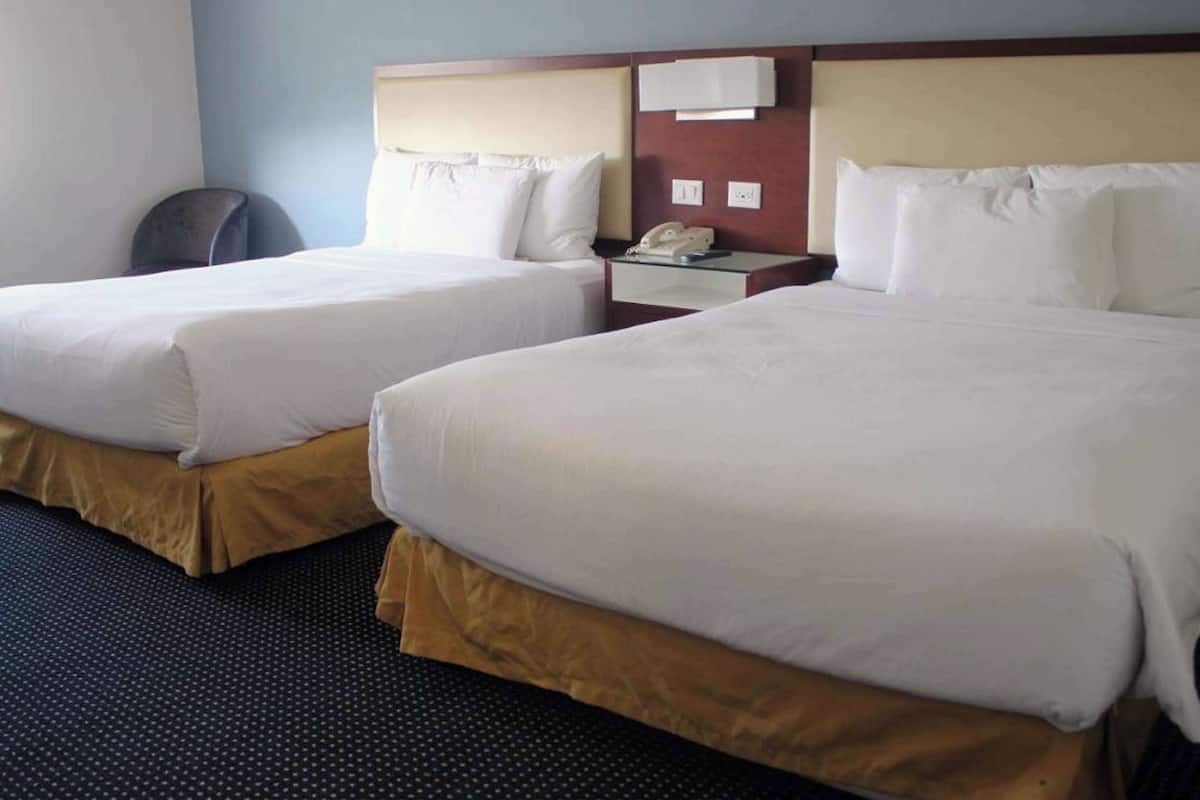 standard room, 2 double beds, non smoking | premium bedding, in-room safe, desk, laptop workspace