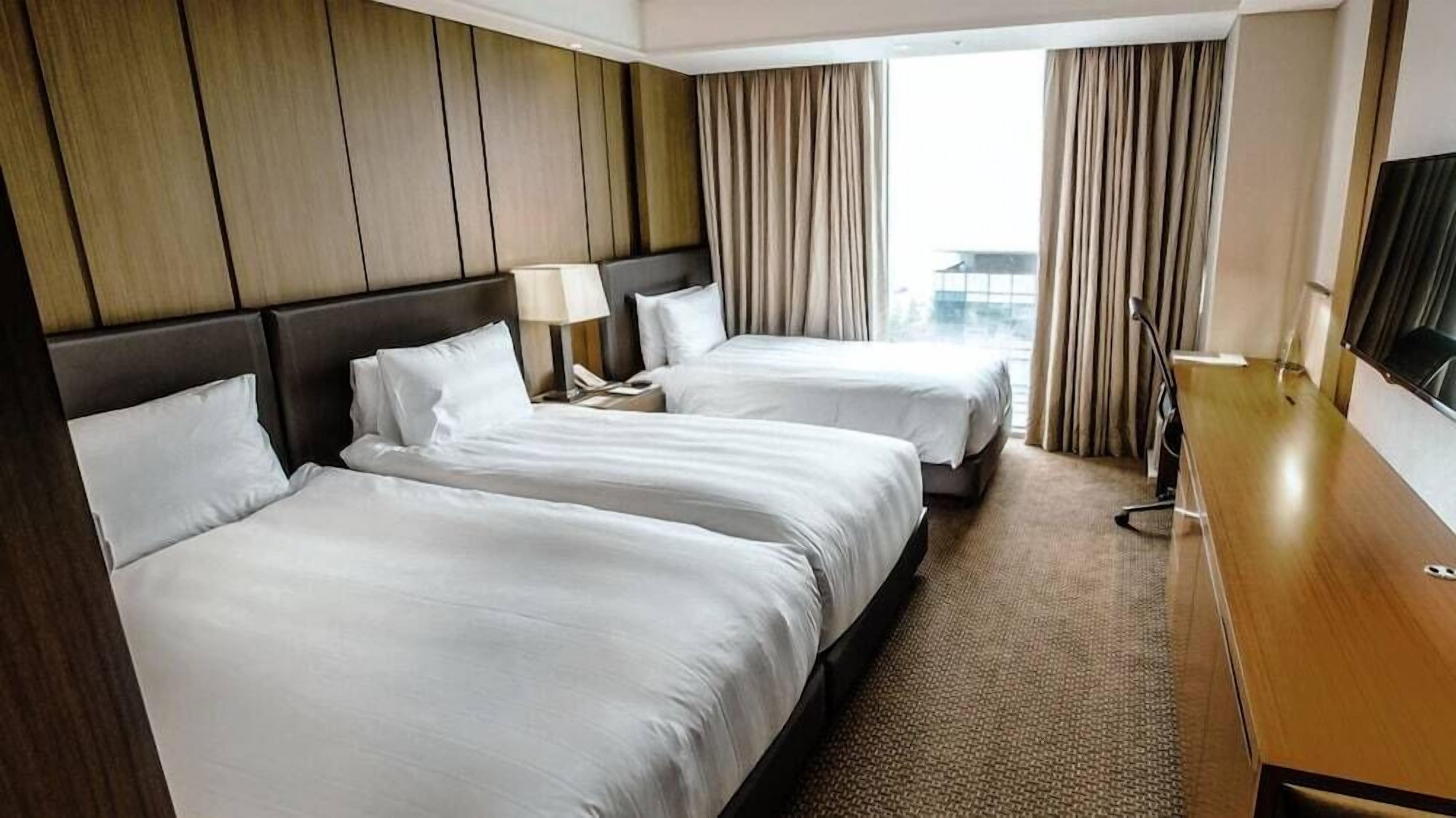 Down duvets, in-room safe, individually furnished, desk