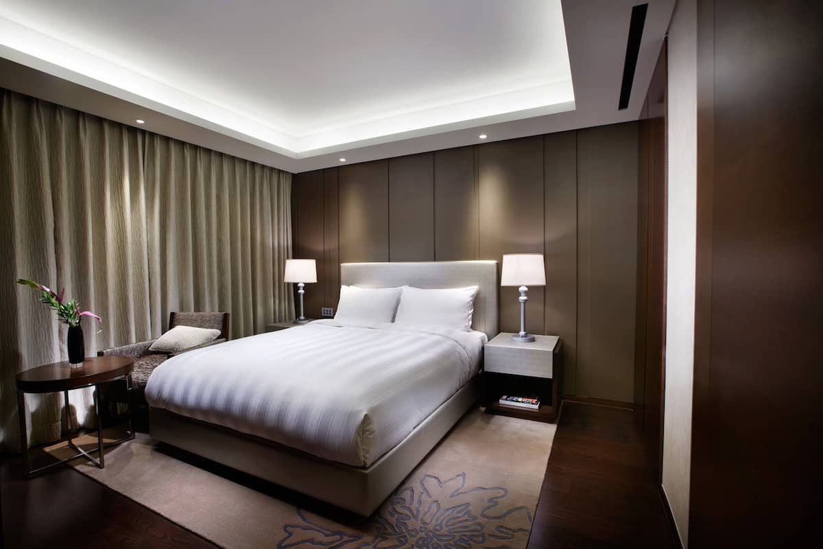 1 Schlafzimmer, Daunenbettdecken, Zimmersafe, individuell eingerichtet