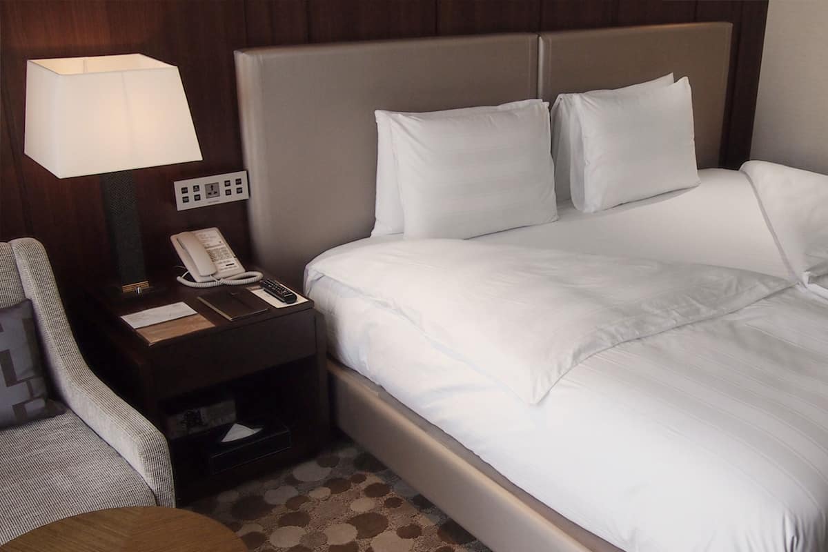 1 Schlafzimmer, Daunenbettdecken, Zimmersafe, individuell eingerichtet