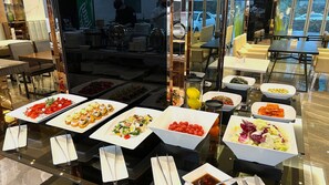 Desayuno estilo bufé