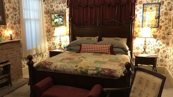 Deluxe Room | Premium bedding, pillow-top beds, iron/ironing board, free WiFi