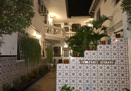 El Patio Suites
