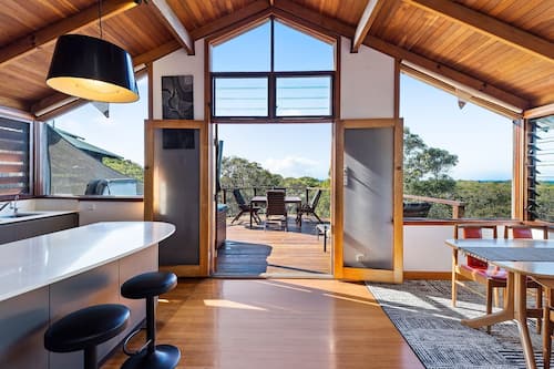 Sandpiper (Treetop House with Spa) | Living area