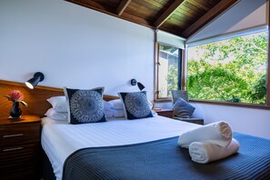 Bộ đồ giường cao cấp, trang trí khác biệt 