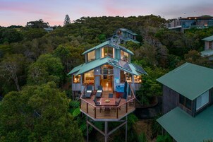 Sandpiper (Treetop House with Spa) | Balcony