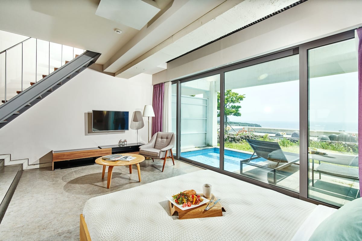 duplex,kid's private pool(art museum ticket)-pool surcharge 20,000 krw applies except 1jul - 5sep | premium bedding, blackout curtains, soundproofing, free wifi