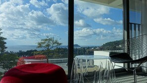 Duplex (Art Museum Ticket Provided) | View from room