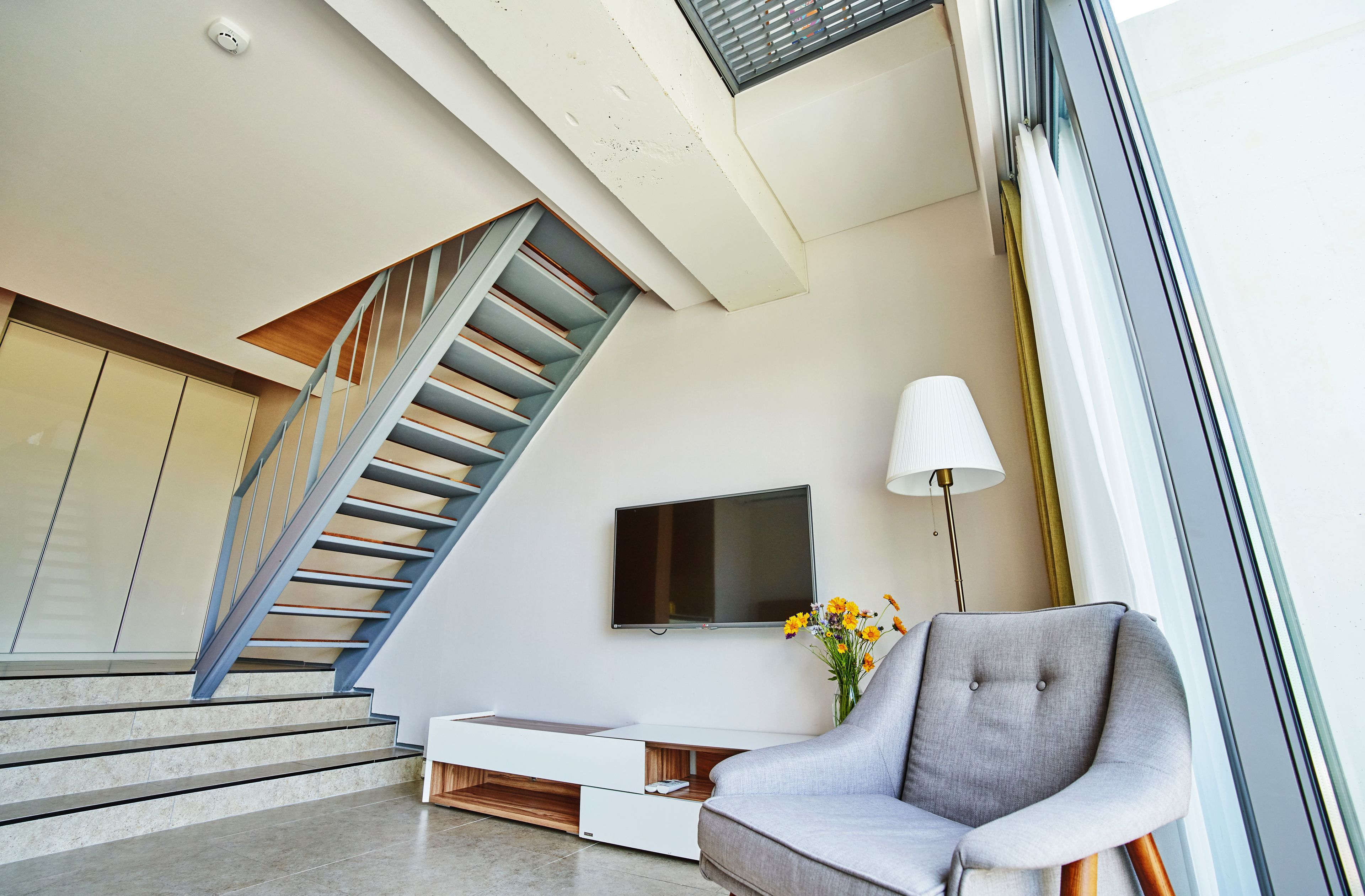 premium bedding, blackout curtains, soundproofing, free wifi