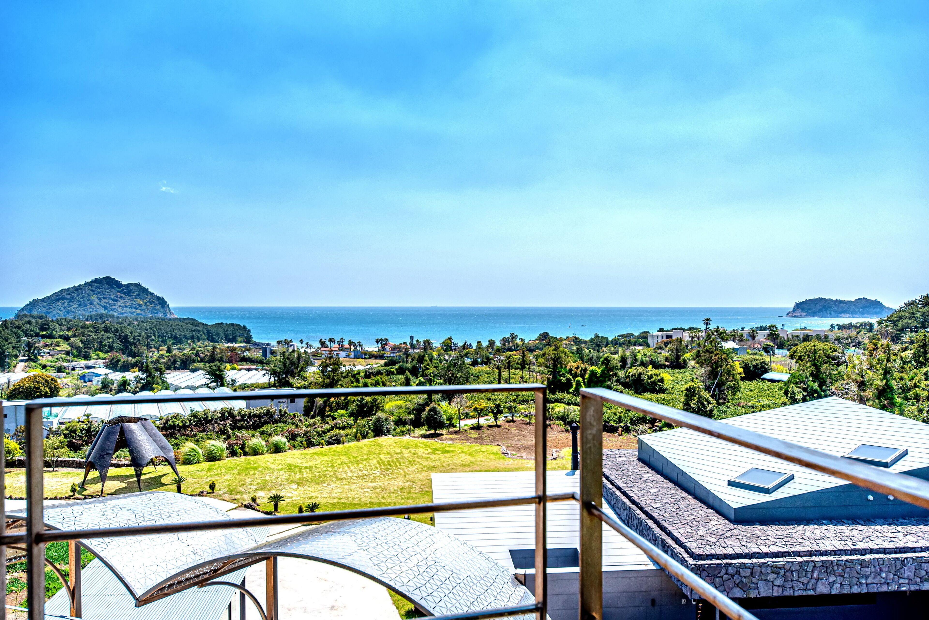 Premium bedding, blackout curtains, soundproofing, free WiFi