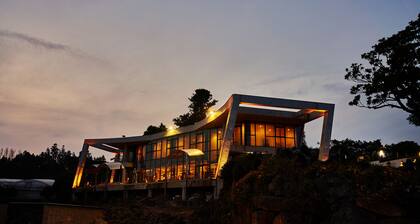 Jeju Bom Stay & Art Gallery