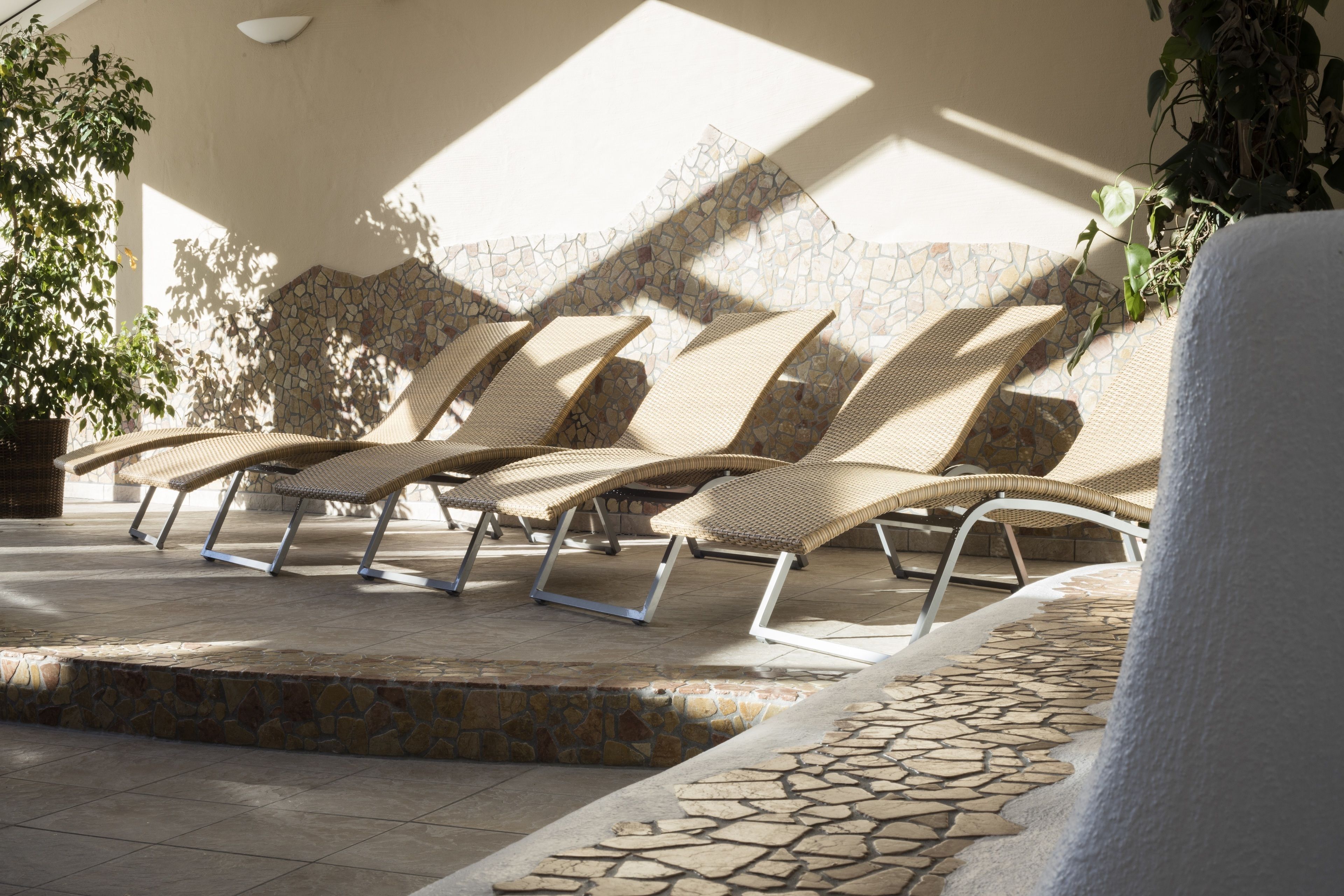 sauna, steam room, turkish bath/hammam, body treatments, aromatherapy