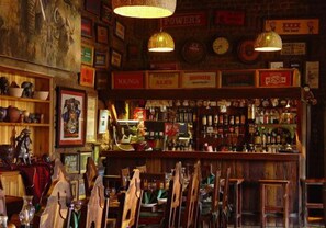 Bar (on property) - Merry Pebbles Resort & Caravan Park (Sabie)