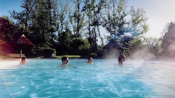 2 udendørs pools, opvarmet pool