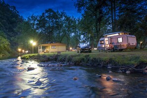 Exterior - Merry Pebbles Resort & Caravan Park (Sabie)