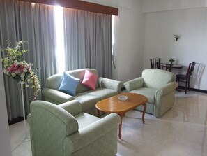 套房 | 起居区 | 液晶电视