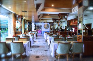 Thai cuisine - Ratchada City Hotel (Bangkok)