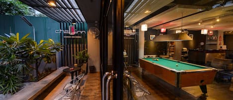 Lobby lounge