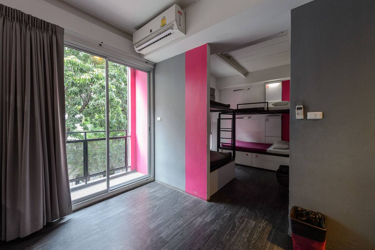 In-room safe, desk, soundproofing, free WiFi