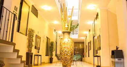 Hotel Esmeralda's