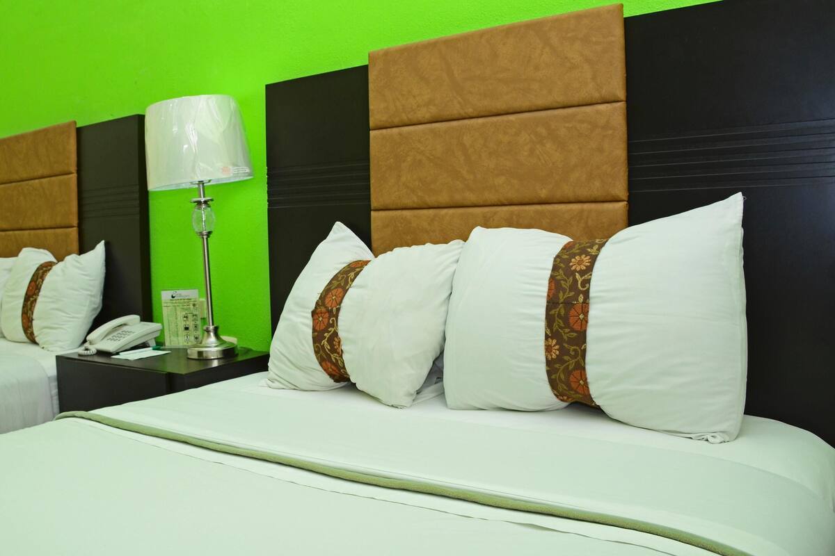 Premium bedding, down comforters, pillowtop beds, WiFi (free)