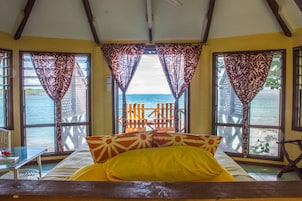 Waterfront Sunset Fale | Bed sheets