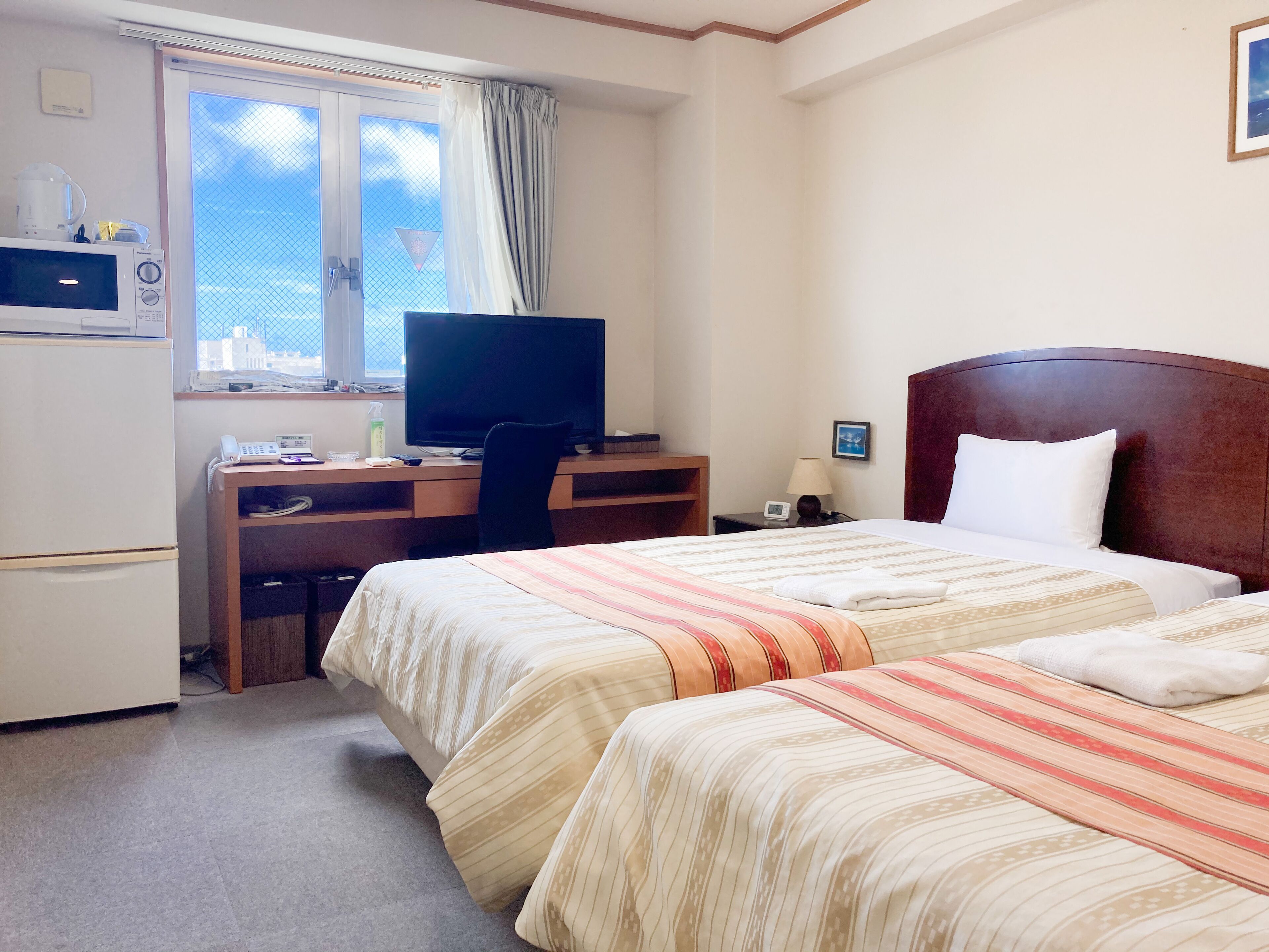 Iron/ironing board, free WiFi, bed sheets