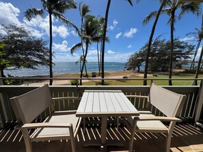 Quarto panorâmico, 1 cama King, vista para o oceano, de frente para o oceano | Vista da sacada