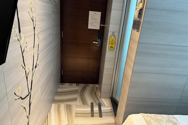 Habitación doble | Cortinas blackout, insonorización y wifi gratis