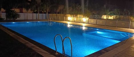 Piscine extérieure
