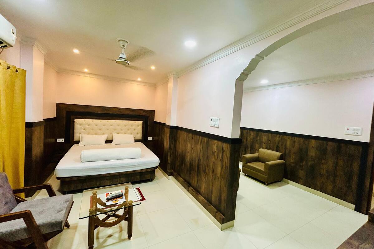 Suite | Egyptian cotton sheets, memory-foam beds, individually decorated