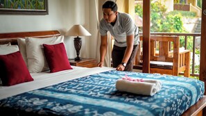 Desk, iron/ironing board, free WiFi, bed sheets - Jati 3 Bungalows (Ubud)