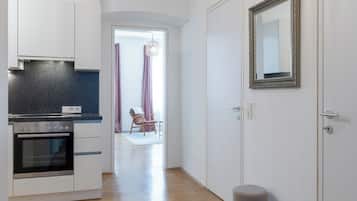 Apartment, 1 Schlafzimmer, Küche | Eigene Küche | Wasserkocher mit Kaffee-/Teezubehör, Kühlschrank, Herdplatte