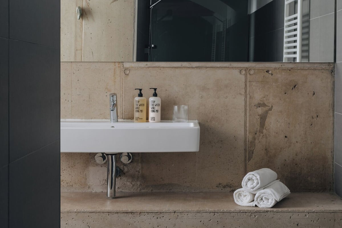 Chambre Double (Shared Kitchen) | Salle de bain | Douche, articles de toilette gratuits, sèche-cheveux