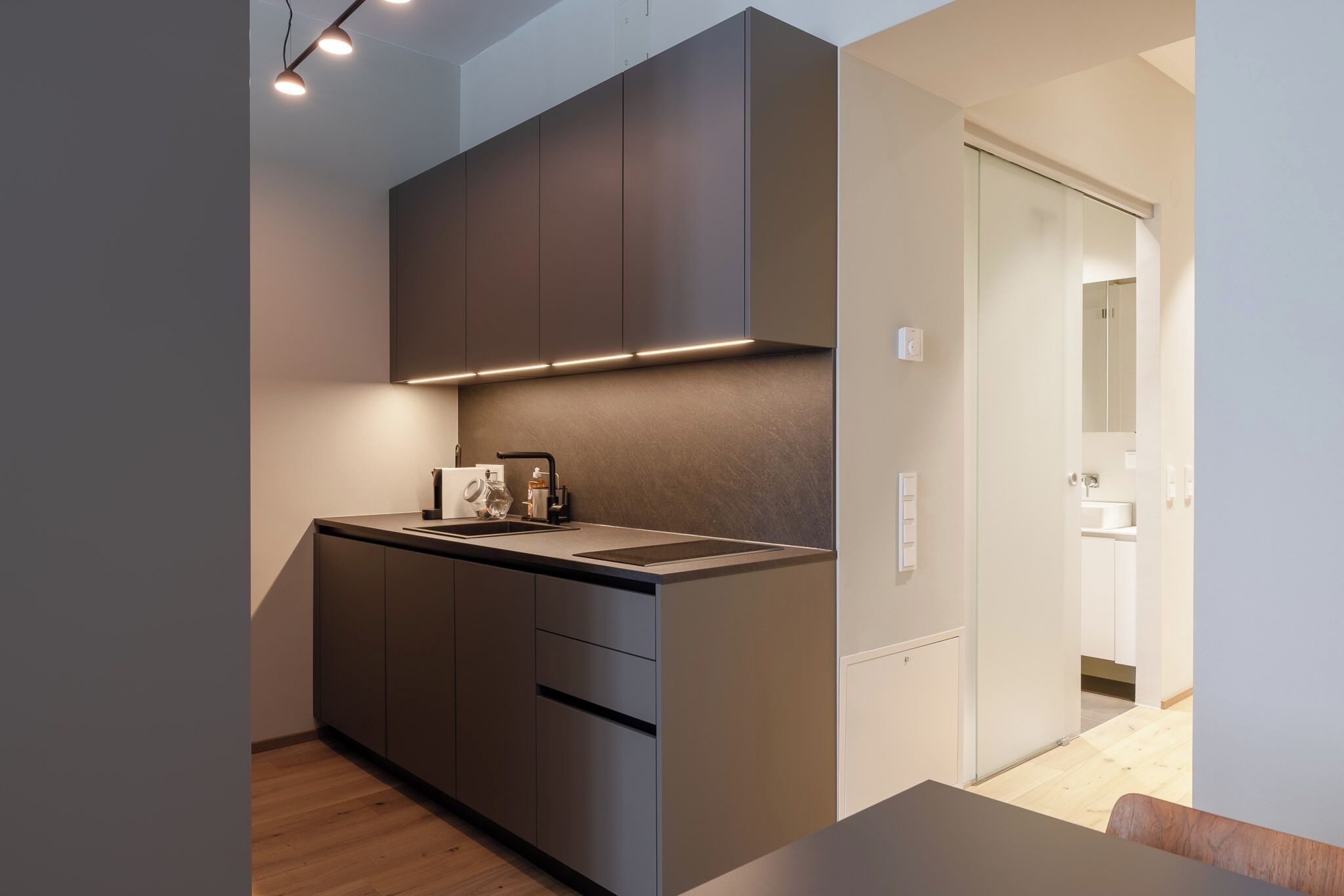 Design Studio, 1 King Bed, Kitchen, City View | Private kitchen | Fridge, coffee/tea maker, toaster, highchair