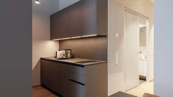 Design Studio, 1 King Bed, Kitchen, City View | Private kitchen | Fridge, coffee/tea maker, toaster, highchair