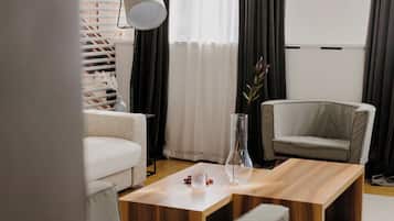 Apartment, 1 Bedroom, Kitchen | Ruang tamu | TV skrin rata