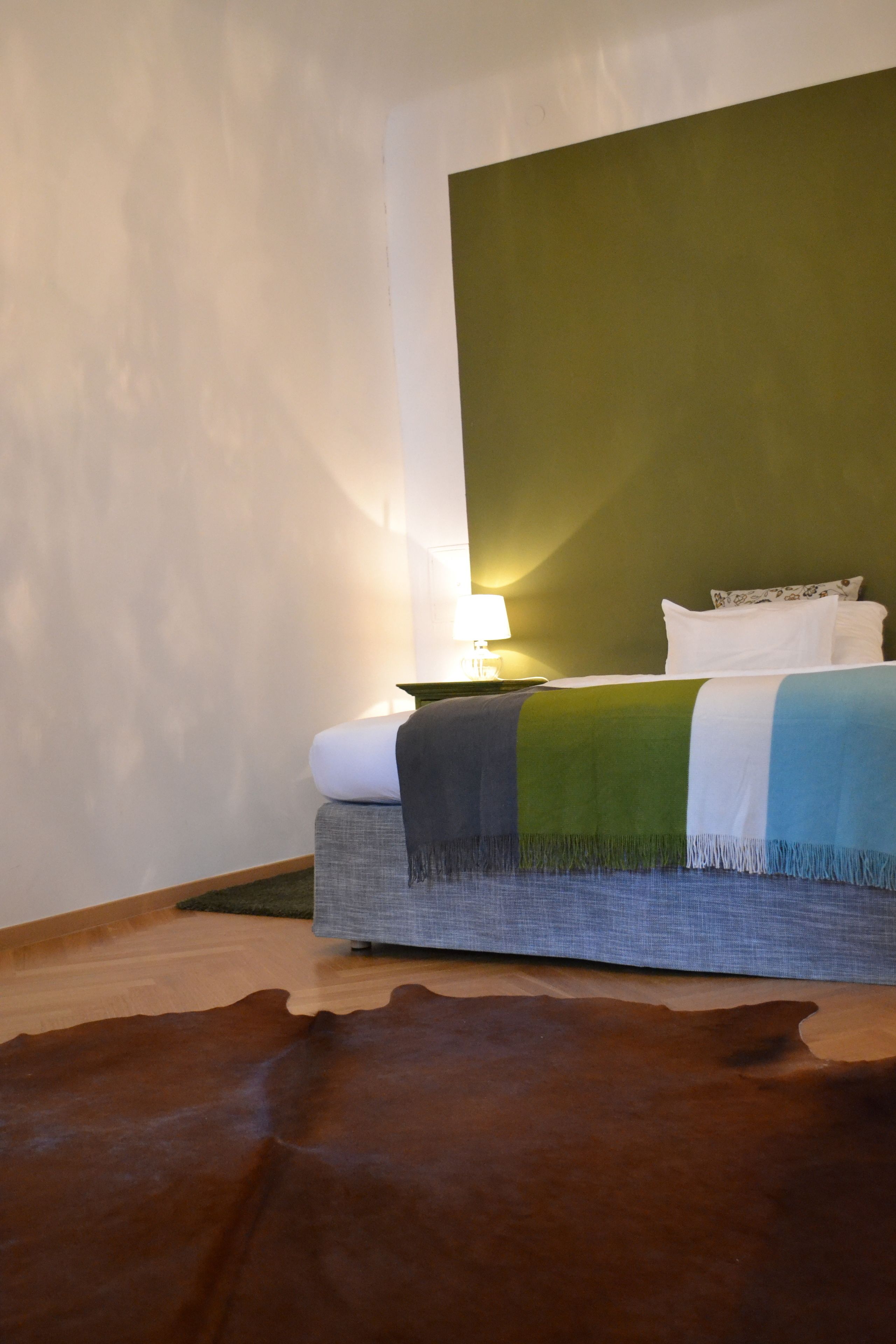 스튜 디오, 주방 | 미니바, 각각 다른 스타일의 인테리어, 각각 다르게 가구 비치, 책상